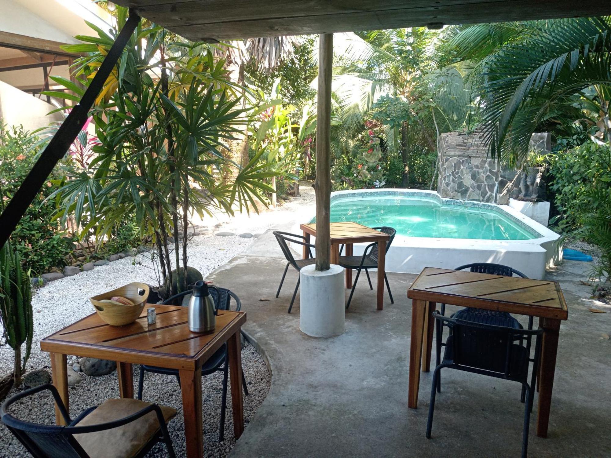Casa El Colibri Bed & Breakfast Parrita Exterior photo